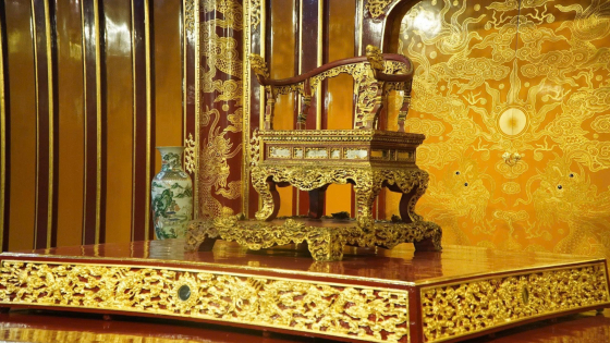 Huế đưa ra quy trình 9 bước phục chế bảo vật quốc gia ngai vua triều Nguyễn bị phá hoại