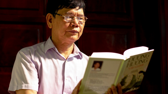 Nhà văn Dương Hướng: 'Cuốn tiểu thuyết thứ hai của tôi mười mấy năm chưa được cấp phép tái bản'