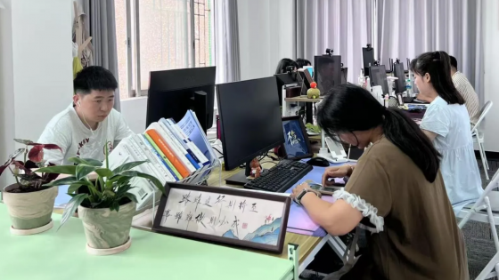 Mô hình kinh doanh kỳ lạ ở Trung Quốc: Giới trẻ thất nghiệp trả tiền mua 'công việc ảo'