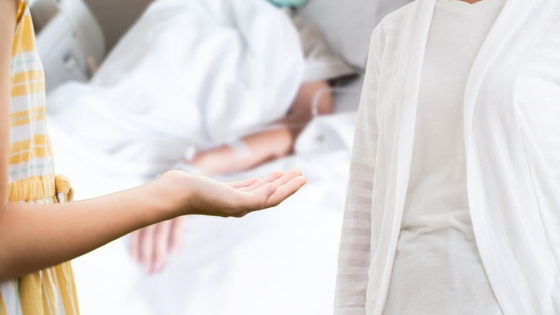 Con dâu “yêu cầu” mẹ chồng chia tiền viện phí cho chồng đang bệnh nặng