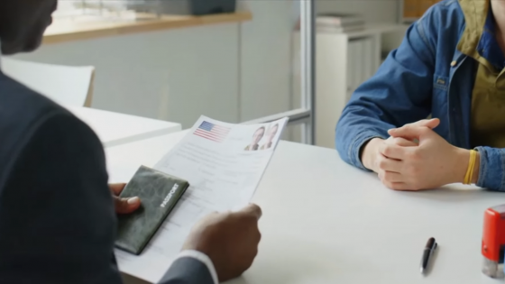 Mỹ hủy hơn 6.000 thị thực cho sinh viên quốc tế, siết visa F1, kinh tế Mỹ lo mất hàng tỷ USD