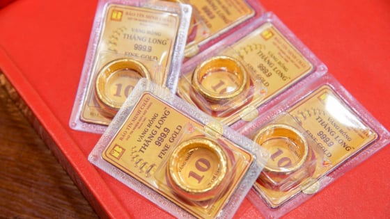 Giá vàng hôm nay 23/8: Đảo chiều tăng mạnh