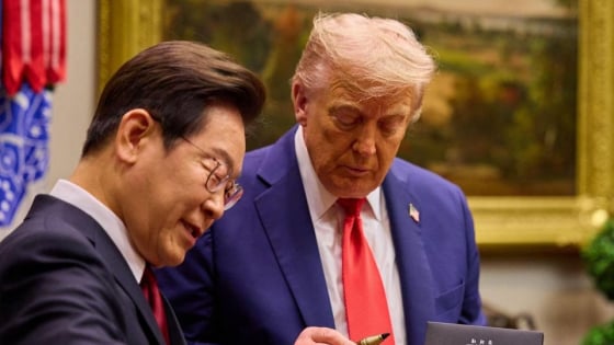 Lời khen bất ngờ của ông Trump giúp cổ phiếu công ty bút Hàn Quốc tăng vọt 60%