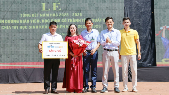 Trao tặng 'Thẻ đồng hành' trị giá 5 triệu đồng, hỗ trợ xe cộ cho hàng nghìn sĩ tử vùng cao