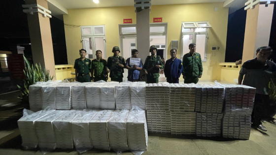 Tây Ninh: Tài xế bị bắt quả tang chở 15.500 bao thuốc lá nhập lậu 