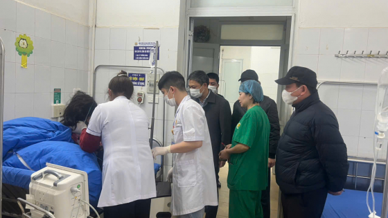 Sơn La: Xe chở khách va chạm với xe đầu kéo, 6 người tử vong tại chỗ