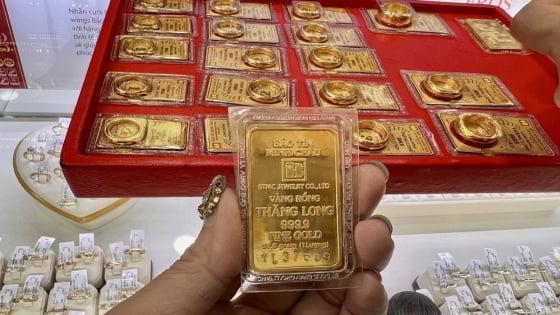 Giá vàng hôm nay 2/5: Giảm 3 phiên liên tiếp, vàng tiếp tục 'dò đáy'