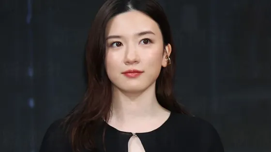 'Mỹ nhân khóc đẹp nhất Nhật Bản' bị tẩy chay vì bê bối ngoại tình, 'bắt cá hai tay'