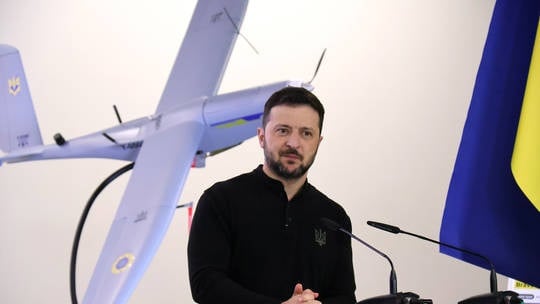 Ông Zelensky muốn gì khi ồ ạt tung đòn tấn công Moscow trước lễ duyệt binh Ngày Chiến thắng?