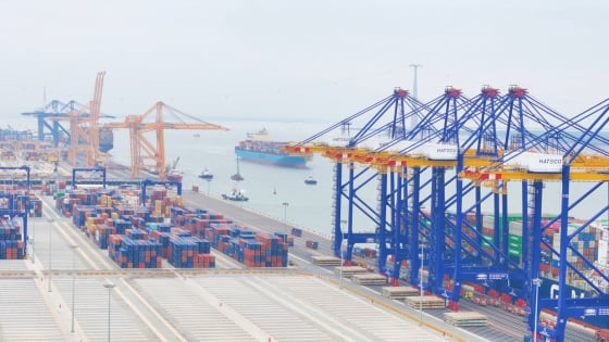 Xuất nhập khẩu tăng mạnh đầu năm 2025: Việt Nam cán mốc gần 277 tỷ USD sau 4 tháng