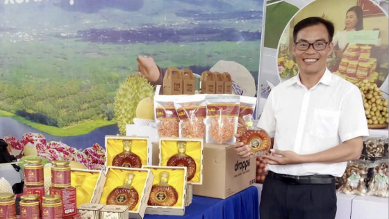 Một nông dân ở Đồng Nai ngồi 'phòng máy lạnh' trồng thứ 'cây bổ dưỡng' gì mà phất hẳn lên?