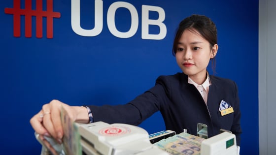 UOB: Dự báo USD sẽ xuống thấp nhất, giá vàng giữ đà tăng mạnh