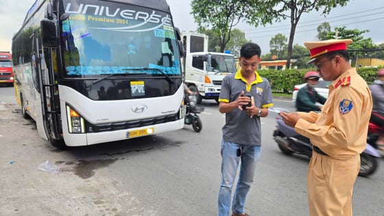 Nhiều tài xế vi phạm qua thiết bị giám sát hành trình, bị CSGT lập biên bản xử lý nghiêm