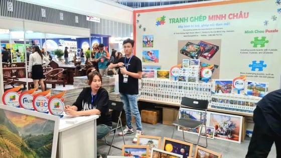 Quốc tế thiếu nhi 1/6: Lưu giữ yêu thương, giúp trẻ vui chơi bằng tranh ghép hình độc đáo