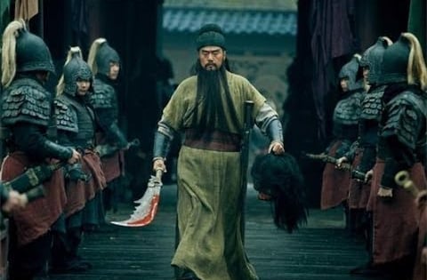 Mãnh tướng Hoa Hùng bị Quan Vũ hay Tôn Kiên giết chết?