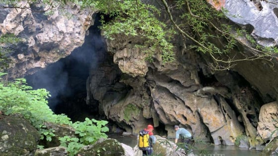 Cú bắt tay giữa “vương quốc hang động” và 'vùng đất lửa” sau cuộc sáp nhập lịch sử 