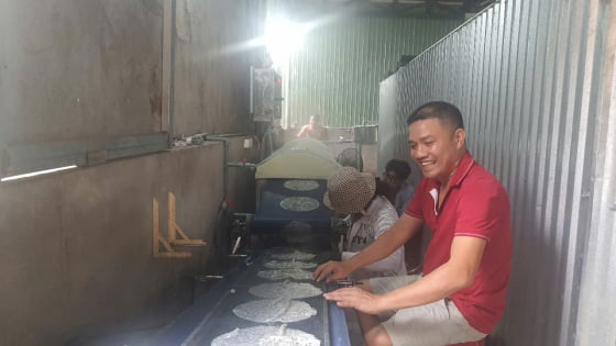 “Cần câu” trao đúng người, đôi vợ chồng ở Quảng Nam đổi đời với mô hình sản xuất bánh tráng