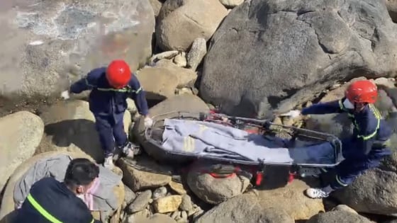 Phát hiện thi thể nạn nhân dưới ghềnh đá trên bán đảo Sơn Trà 
