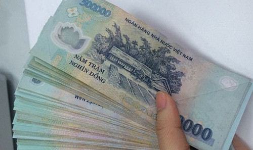 Người dân gửi gần 7,4 triệu tỷ đồng vào ngân hàng