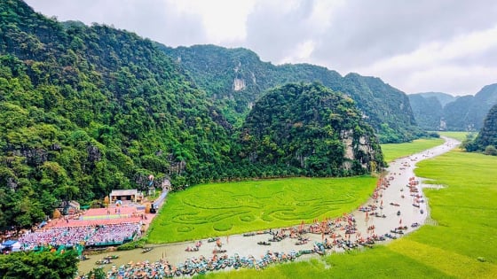 Du khách nước ngoài nói gì về điểm đến độc đáo của tỉnh trong top 10 có lượng khách đến cao nhất?