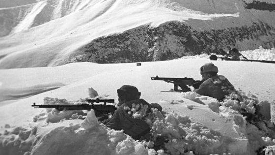 Chiến thắng quyết định ở Stalingrad năm 1943 của Liên Xộ tạo ra bước ngoặt của Thế chiến II như thế nào?