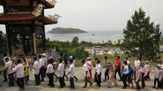 Một hòn đảo rộng 10ha, cách bờ biển Quảng Bình 1km là nơi an giấc ngàn thu của 3 vị tướng lừng danh
