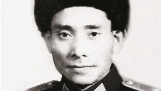 Trước ngày bỏ đơn vị hành chính cấp huyện, làng này là quê hương của Lưỡng quốc tướng quân Nguyễn Sơn