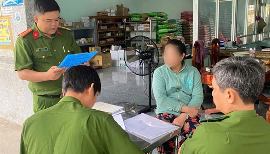 Công an tỉnh Cà Mau phát hiện hơn 11 tấn phân bón không rõ nguồn gốc