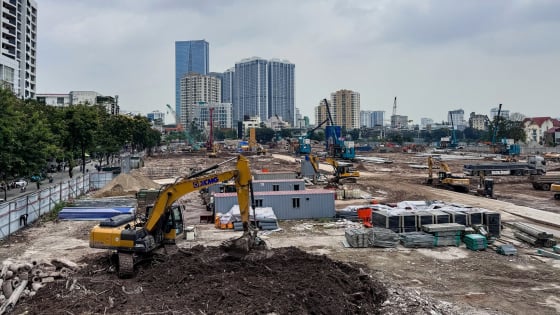 Hà Nội: Công trường thi công tại “đất vàng” ở Giảng Võ tấp nập sau thời gian dài im ắng