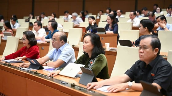 Quốc hội đồng ý không cấm nhà giáo dạy thêm, có chính sách tiền lương vượt trội
