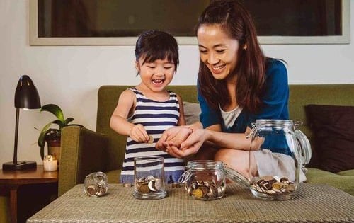 'Không làm việc thì không có cơm ăn', 3 bài học về tiền bạc 'quý hơn vàng' con cái có thể học từ chính bố mẹ