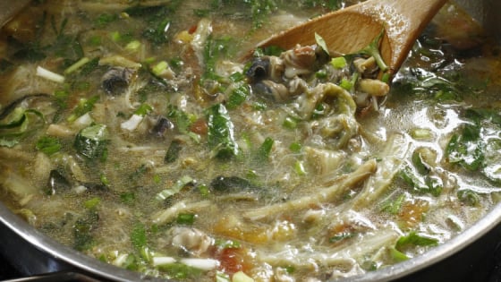 Bồng khoai ao nấu tôm, chạch đồng om hoa chuối ở Thái Bình, đã ngon còn thơm cả ngày hè