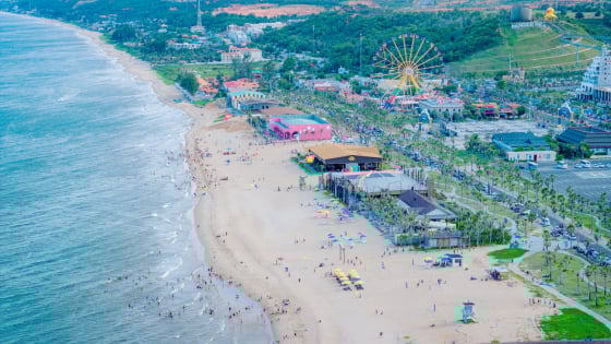 Các doanh nghiệp và ngành du lịch Bình Thuận đang làm những chuyện quan trọng, tạo nét đẹp độc đáo cho những bờ biển tỉnh Lâm Đồng