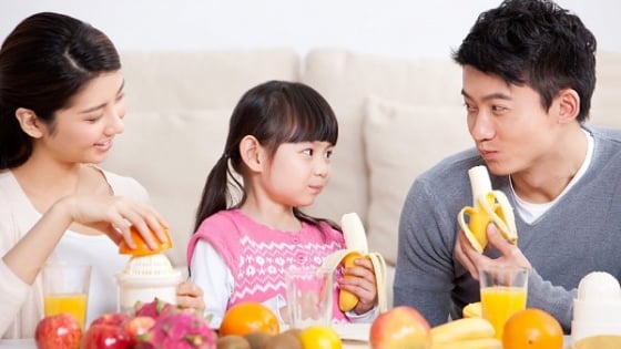Quên chế độ ăn kiêng theo trào lưu đi, đây là 5 thói quen giúp bạn ăn ngon miệng, vui vẻ mà không sợ béo hay bệnh tật 