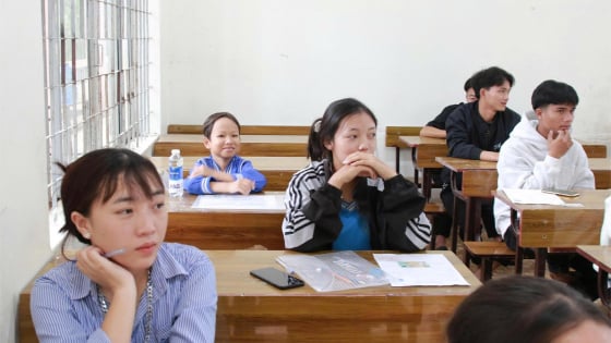 Thí sinh cao 1,25m ở Đắk Lắk khiến nhiều người xúc động với câu chuyện vượt khó