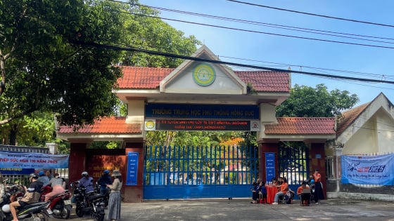 Chưa đến 1 điểm mỗi môn thi vẫn đậu lớp 10 công lập, Giám đốc Sở GDĐT Đắk Lắk nói gì?