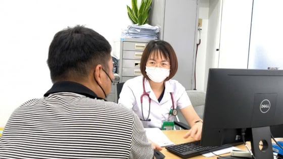 Kinh hãi 'sinh vật lạ' dài hơn 3m, được lấy ra từ cơ thể nam thanh niên