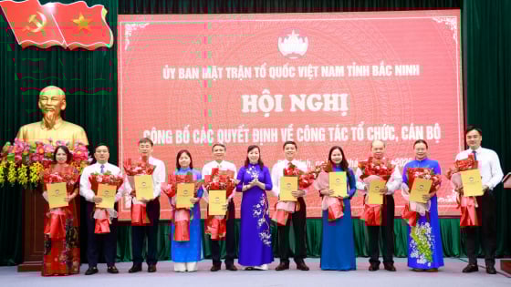 Chủ tịch Hội Nông dân tỉnh Bắc Ninh Nguyễn Hoàng Trung được phân công đồng thời giữ chức Phó Chủ tịch Ủy ban MTTQ tỉnh
