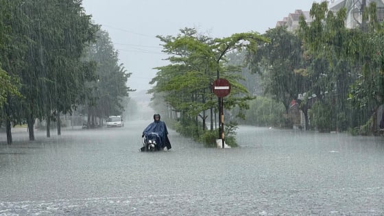 Chuyên gia khí tượng cảnh báo: Miền Bắc bước vào đợt mưa lớn dồn dập, nguy cơ lũ quét, sạt lở đất và ngập úng
