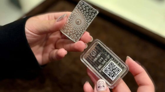 Giá vàng liên tục 'nổi sóng', trào lưu đầu tư bạc lên ngôi