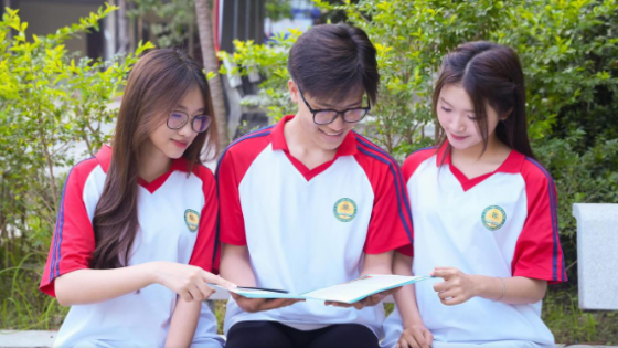 Học phí các trường đại học đình đám khối ngành Kinh tế 2025: Thí sinh cân nhắc lựa chọn