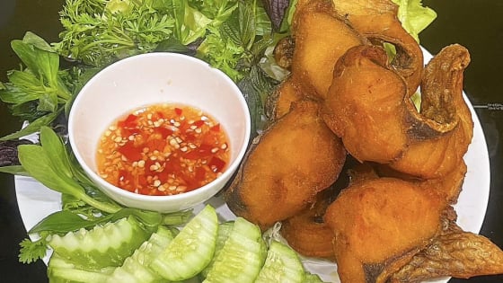 Loại cá giá rẻ bán đầy chợ Việt, giúp bổ huyết, dưỡng xương khớp, đem nấu bún theo kiểu này ăn là nghiền