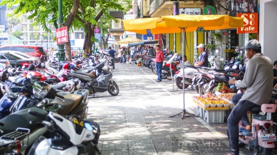 TP.HCM “siết” vỉa hè: Đề nghị công an vào cuộc, lắp đặt bổ sung hệ thống camera giám sát 