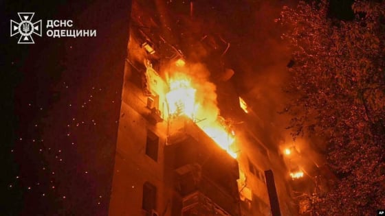 Ukraine oằn mình hứng 'bão lửa' từ 400 tên lửa, UAV Nga, Odessa tan hoang, ông Zelensky tuyên bố 'nóng'