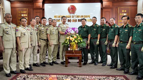 Bộ đội Biên phòng An Giang mới tiếp đoàn ty công an tỉnh Kandal ở Campuchia do một trung tướng làm trưởng đoàn