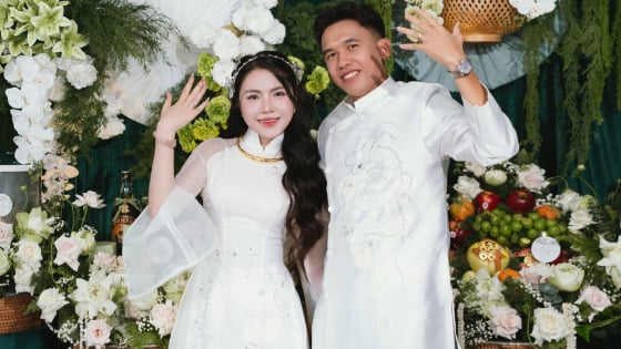 Võ Hoàng Minh Khoa đính hôn với 'cô chủ tiệm vàng'