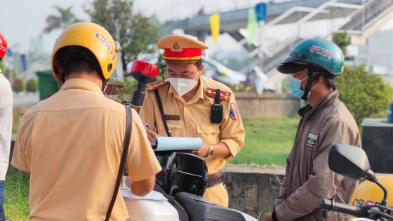 4 trường hợp Cảnh sát giao thông được dừng phương tiện tham gia giao thông đường bộ để kiểm tra, kiểm soát