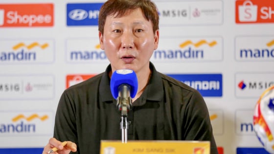 HLV Kim Sang-sik khác biệt như thế nào so với HLV Troussier?