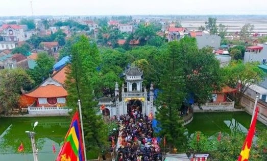 Một người tướng ngũ đoản, quê Hải Dương, nay là Hải Phòng mới, không thi cử vẫn được vua phong Trạng