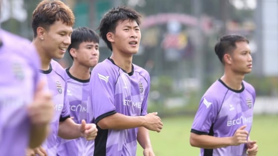 Julien Nguyễn dự khán trận đấu của CLB Công an TP.HCM, về Việt Nam thi đấu?